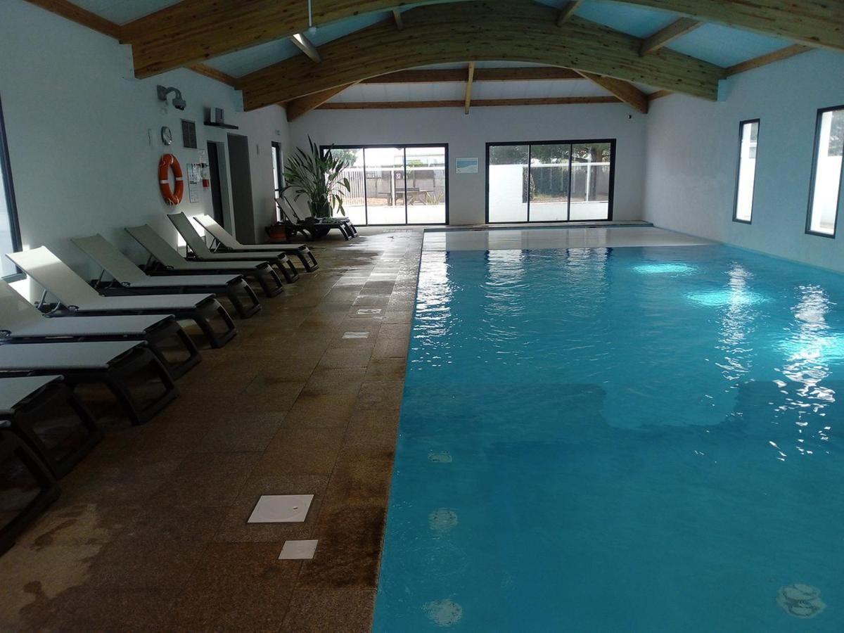 Chalet Pour 6, Domaine Avec Piscine 생 힐레르 드 리에 외부 사진