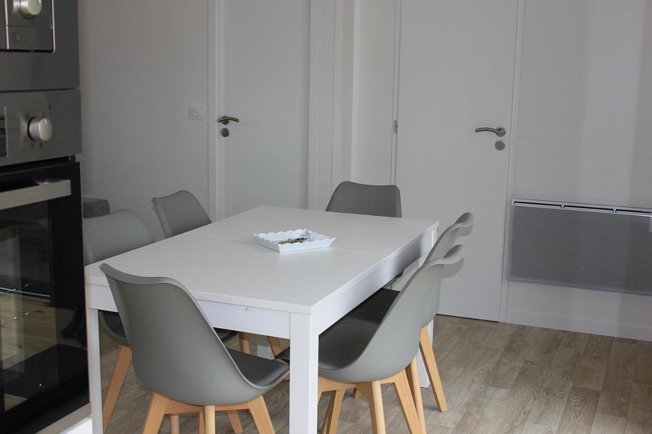 Chalet Pour 6, Domaine Avec Piscine 생 힐레르 드 리에 외부 사진
